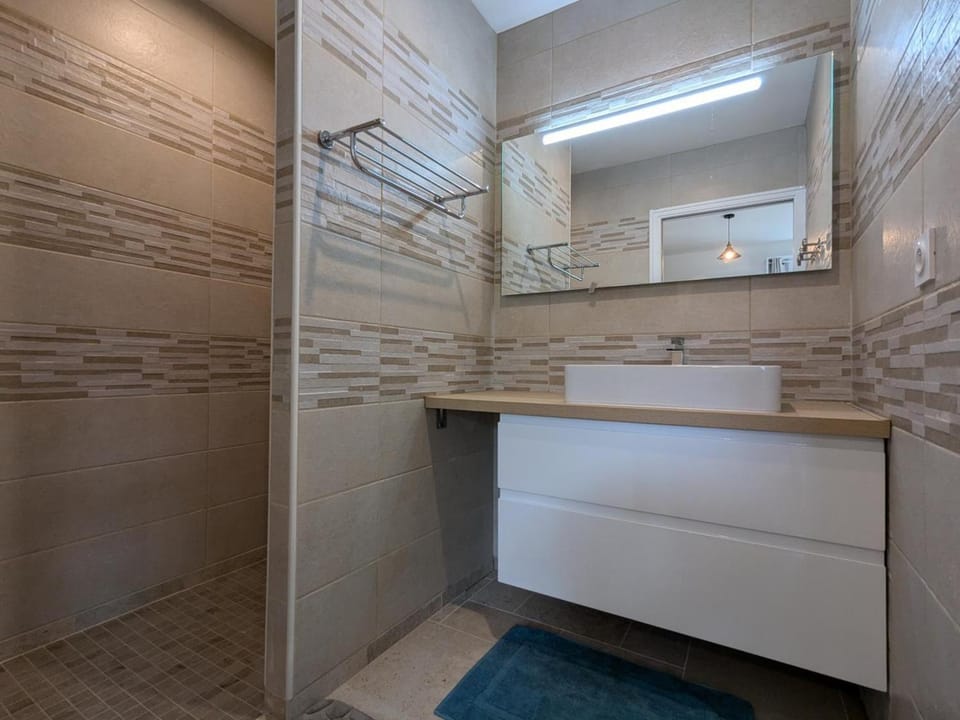 Studio moderne avec terrasse, parking et WIFI - FR-1-653-262 Apartment in Nouvelle-Aquitaine