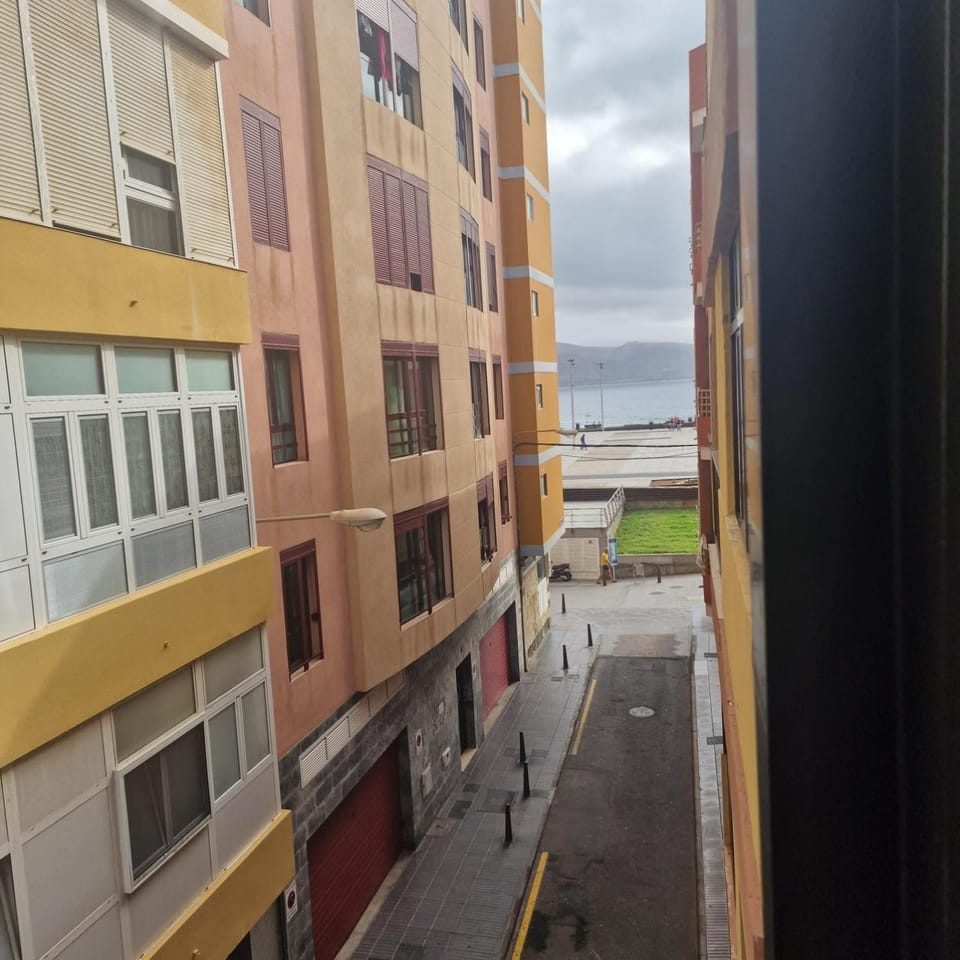 Property building, Neighbourhood, City view, Sea view, Street view, Location