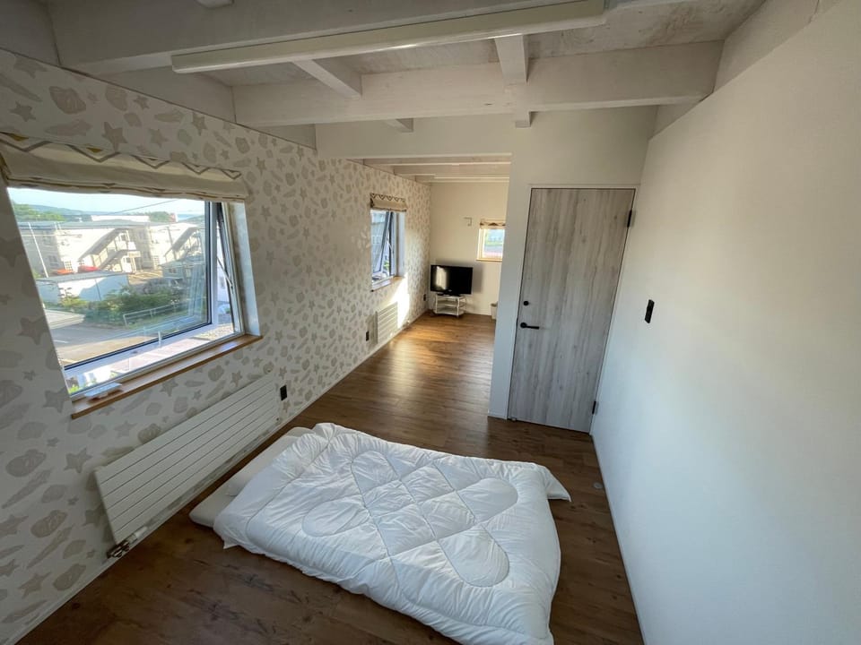 TV and multimedia, Photo of the whole room, Bedroom