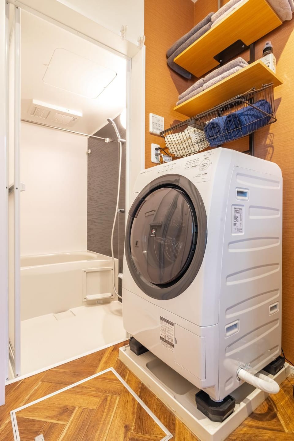 Home Suite Home Ikejiri - Shibuya 1 Stop! Sleek Confort with Washer and Dryer Apartment in Shibuya