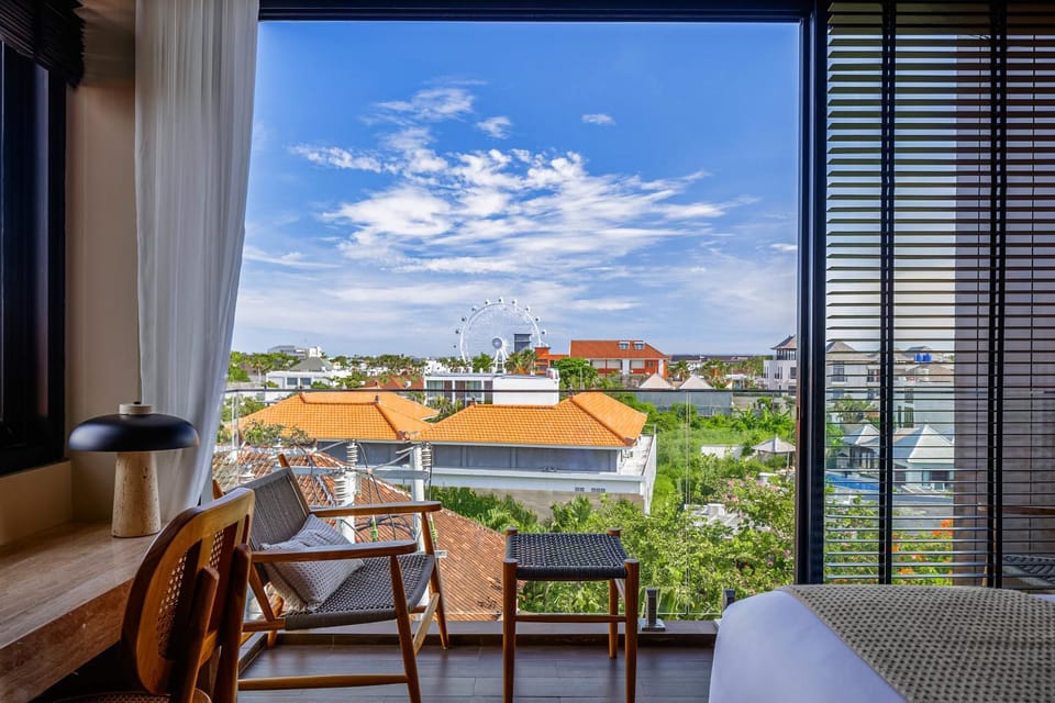 Balcony/Terrace, Living room, Seating area, City view