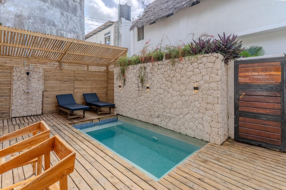 Swimming pool, Swimming pool, Inner courtyard view, sunbed