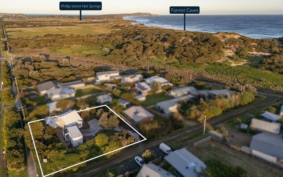 Original Beach Retreat House in Victoria