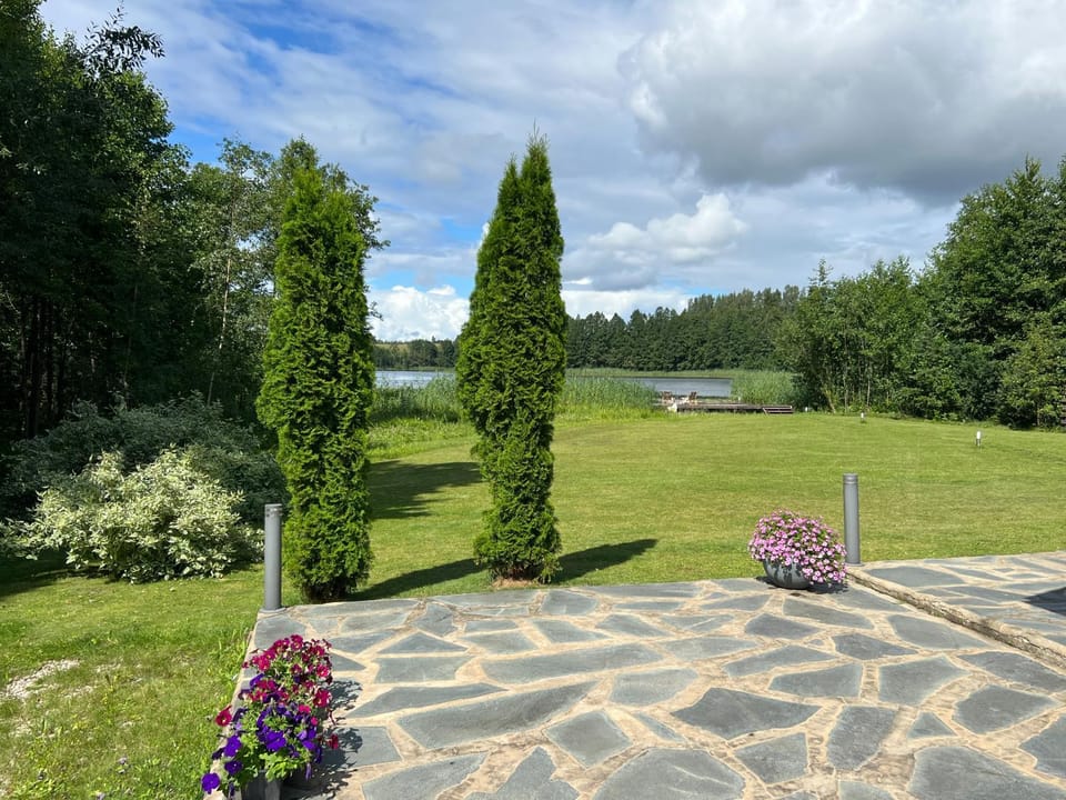 Day, Garden view