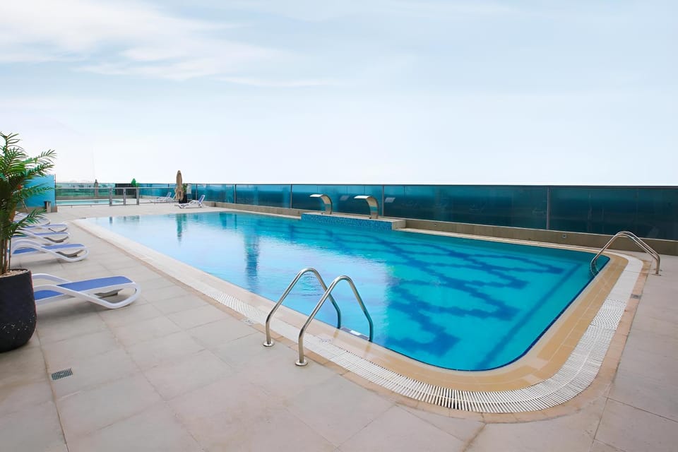 Day, Swimming pool, Swimming pool, sunbed