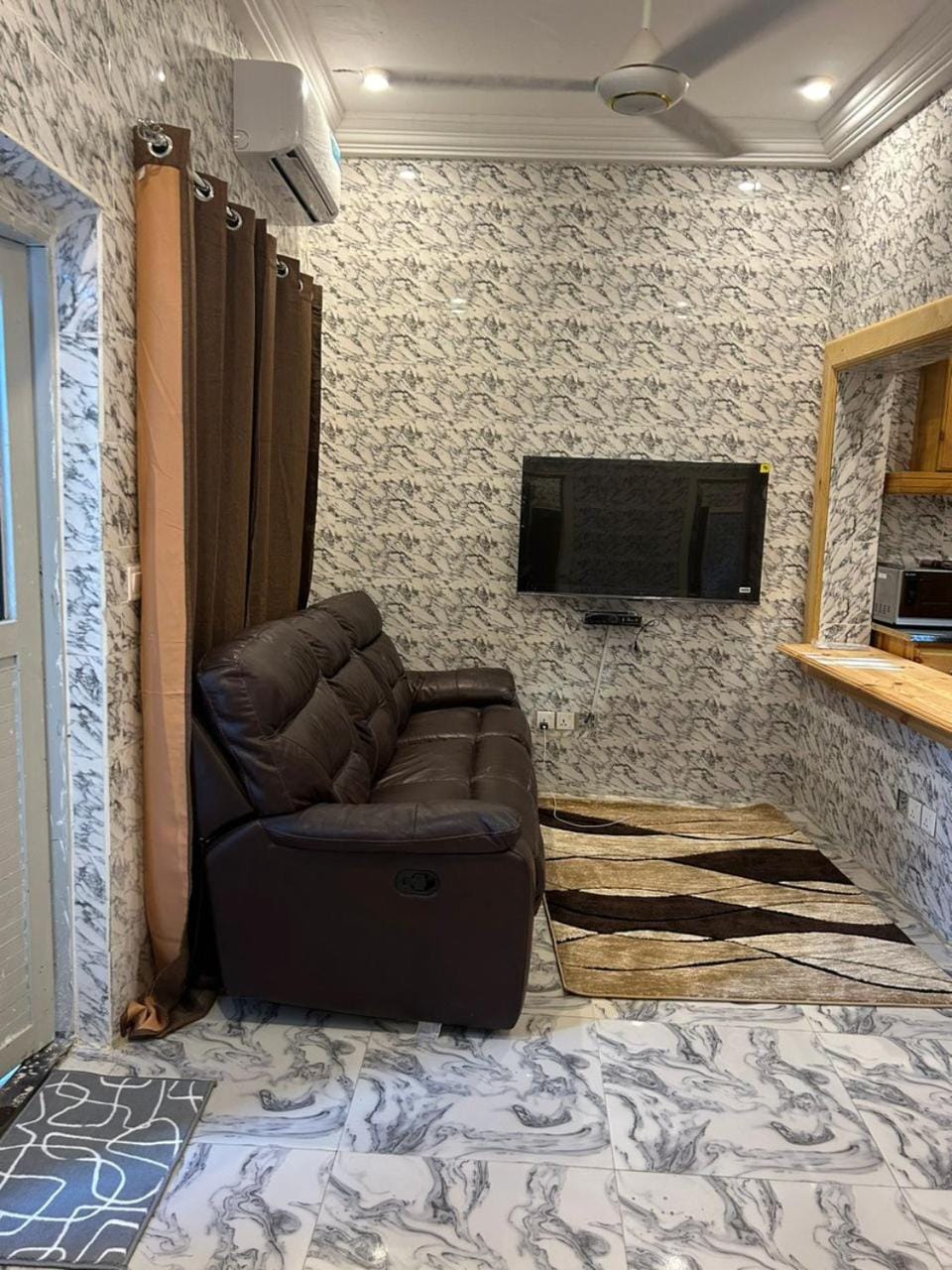 Communal lounge/ TV room, TV and multimedia, Living room, Seating area