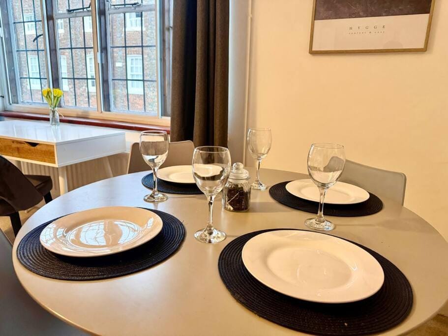 Central Chichester Sanctuary Apartment in Chichester