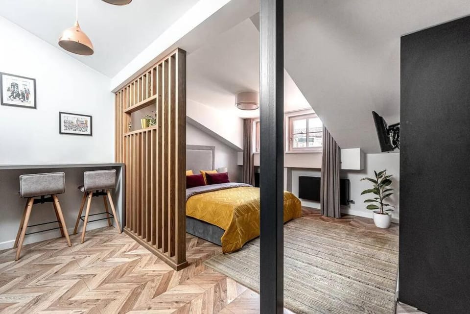 Bed, Living room, Bedroom