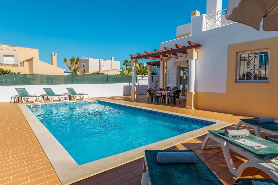 Property building, Pool view, Swimming pool, sunbed