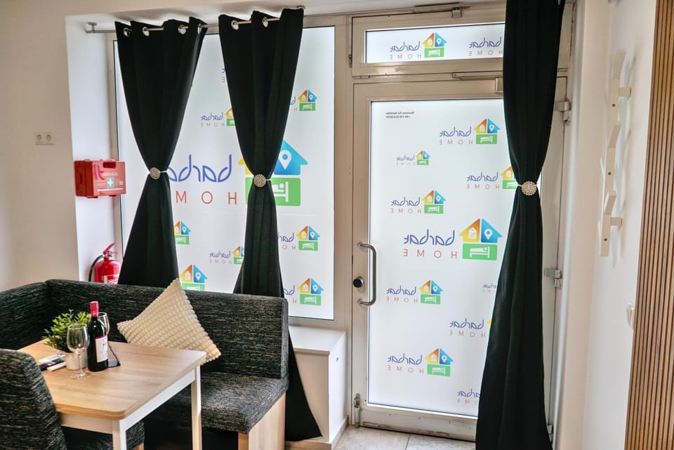 Property building, Living room, Banquet/Function facilities, Seating area, Dining area, Logo/Certificate/Sign, Area and facilities, Entertainment, Breakfast, Breakfast, Continental breakfast, Asian breakfast, Lunch, Lunch, Dinner, Dinner