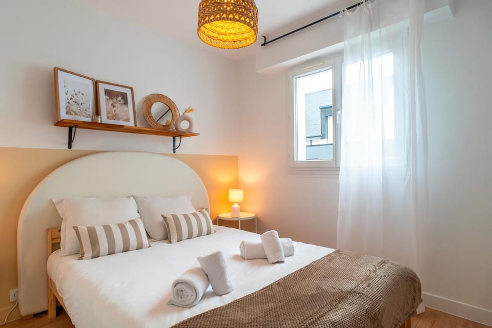 Bed, Bedroom