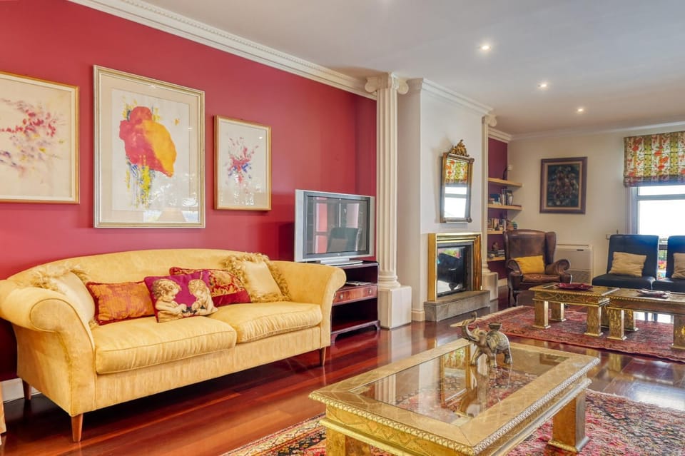 Communal lounge/ TV room, Living room