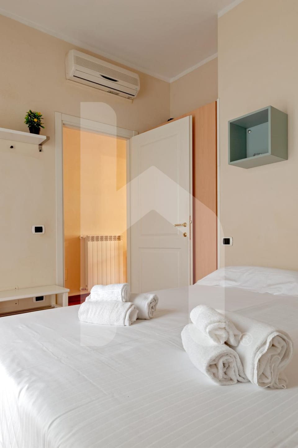 Bed, Photo of the whole room, Bedroom, towels, air conditioner