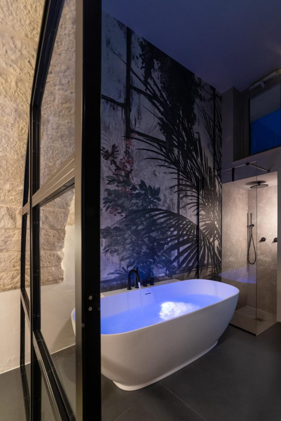 Hot Tub, Bath