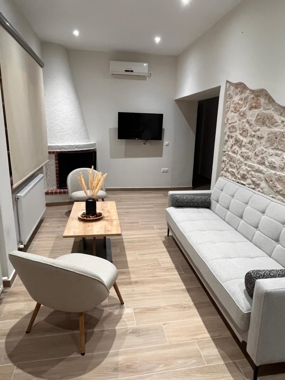 TV and multimedia, Seating area