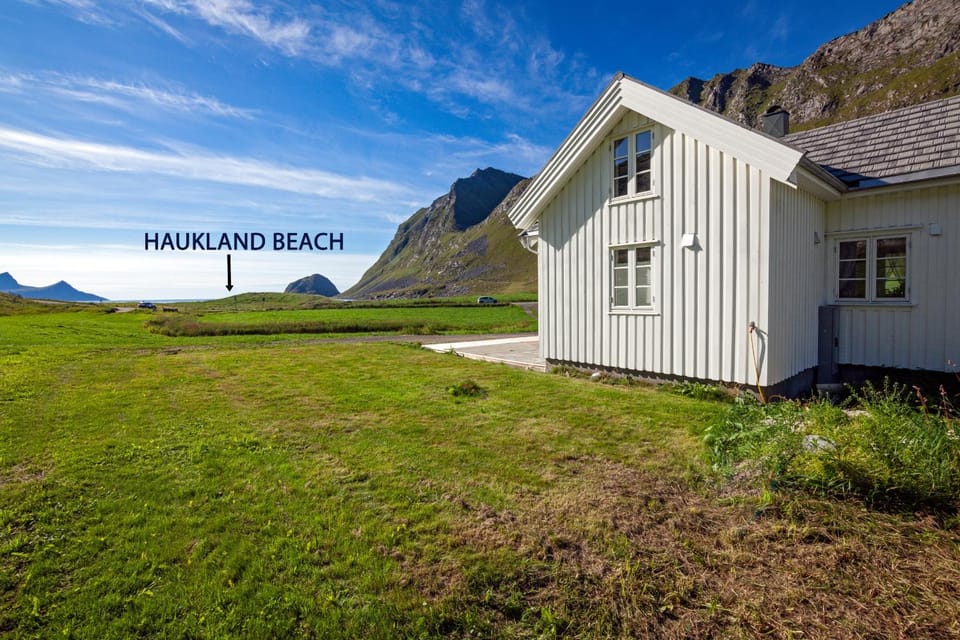 Property building, Natural landscape, Garden, Mountain view