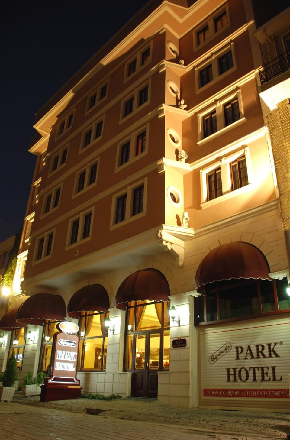 Property building, Facade/entrance, Location