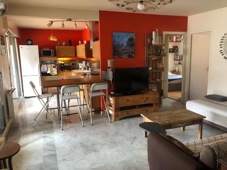 Appart trois chambres et terrasse Apartment in Occitanie