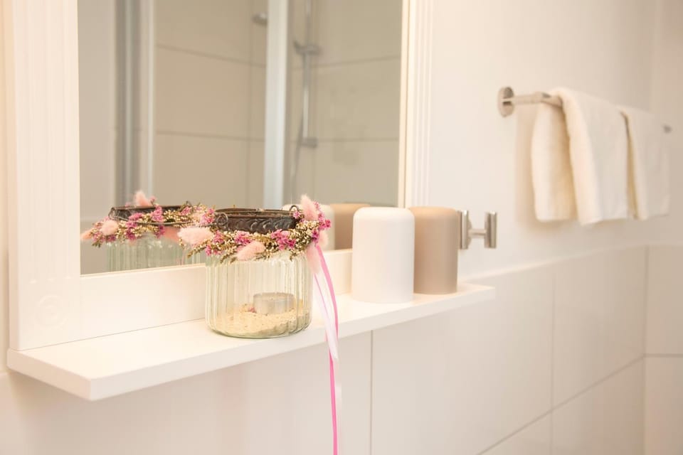 Bathroom, towels