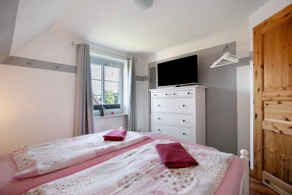 Property building, Living room, Bedroom