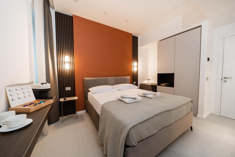 Bed, TV and multimedia, Bedroom, towels, wardrobe