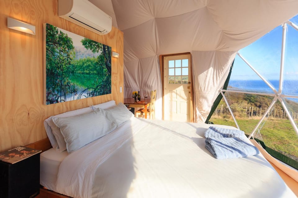 Bed, Sea view