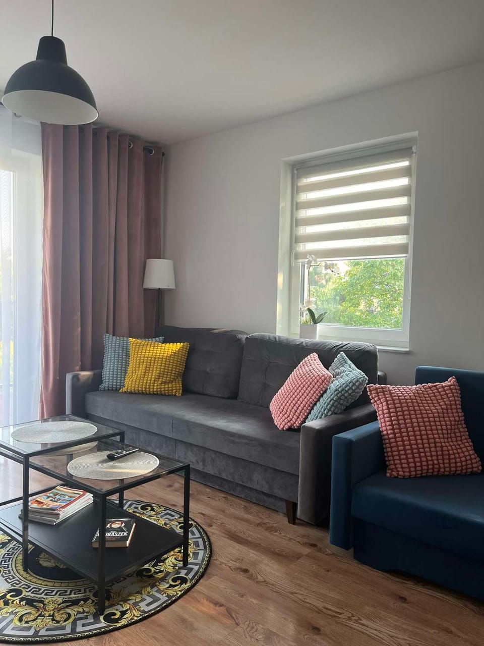 Bed, Living room
