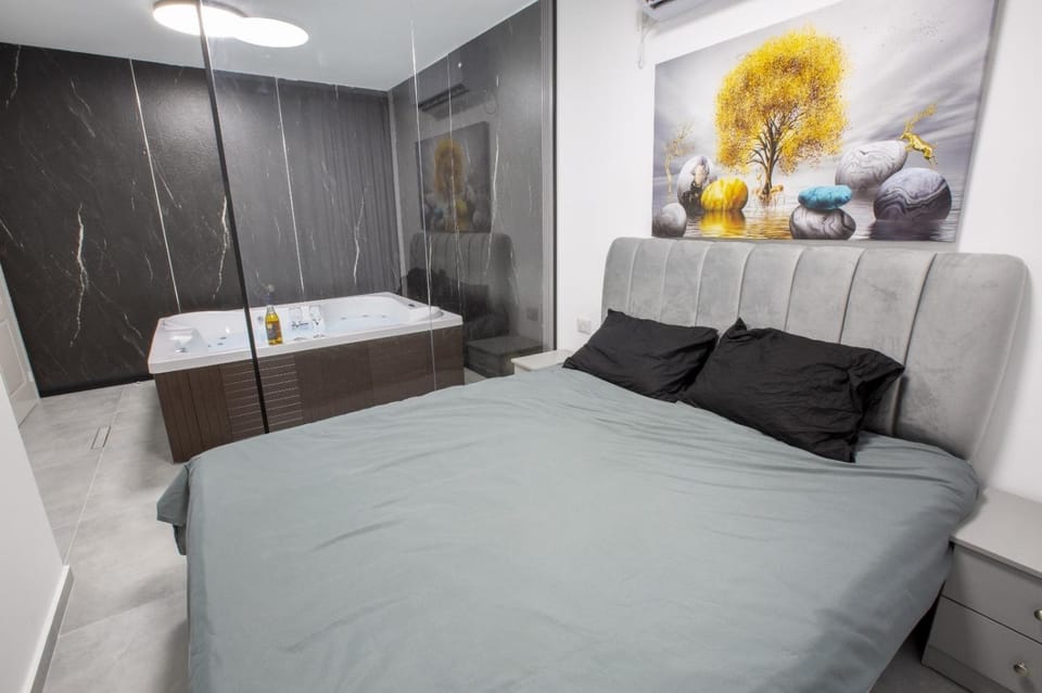 חוויה בכיכר גולד Apartment in Netanya