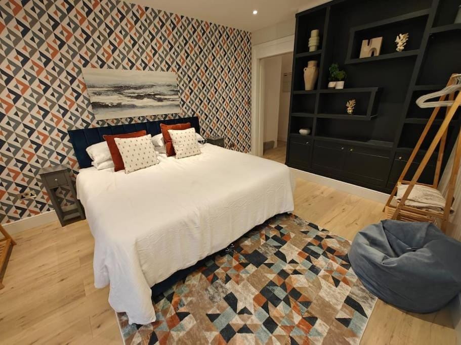 Luxury 1-Bed Flat in Acton Apartment in London Borough of Ealing