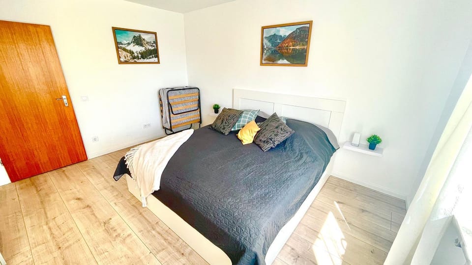 Bed, Bedroom, wardrobe