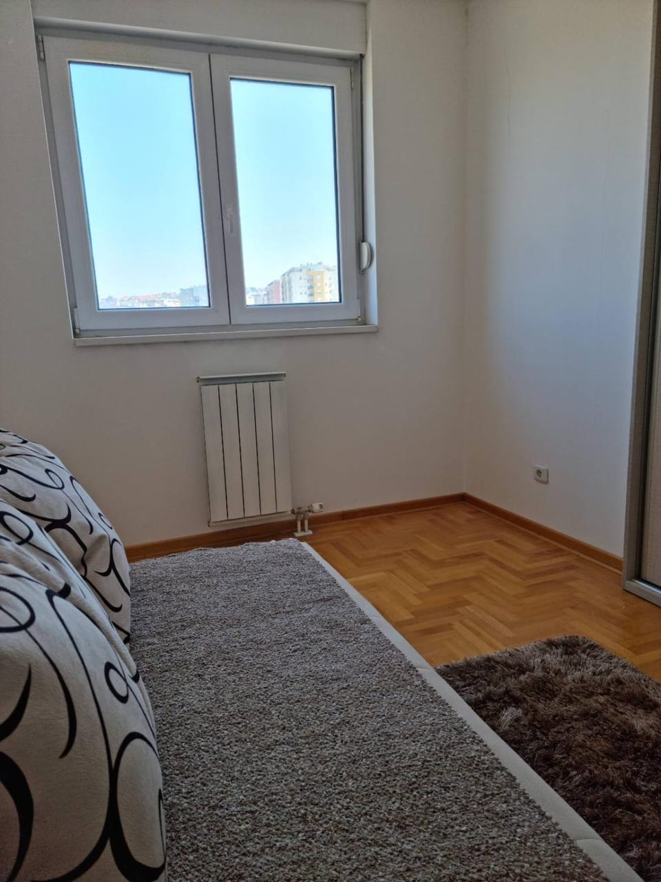 Bed, Photo of the whole room, Bedroom, internet