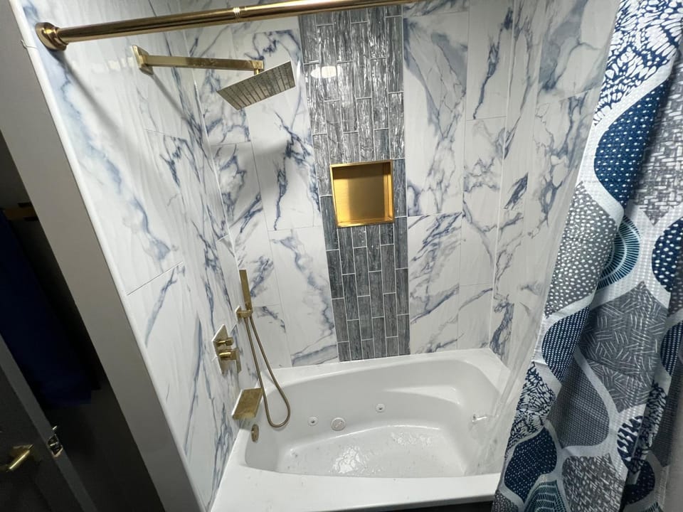 Hillside country cabin Cabin in Ohio