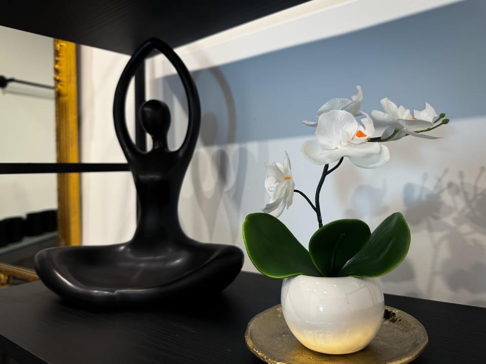 Bathroom, Decorative detail
