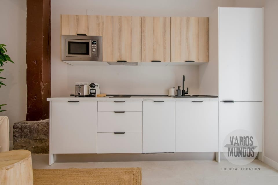 Coffee/tea facilities, Kitchen or kitchenette, microwave