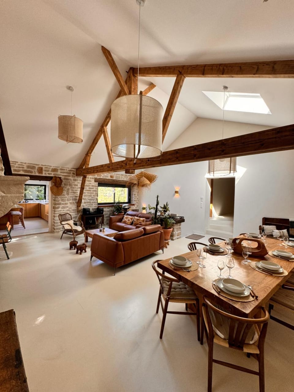 Living room, Seating area, Dining area