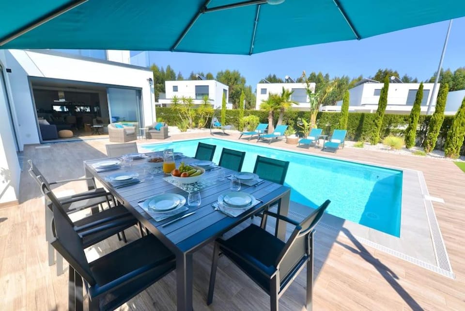 Villa Serena - Exquisite villa with private heated pool Villa in Portugal