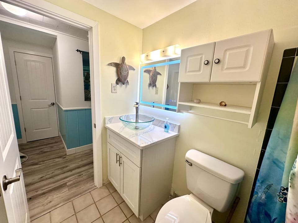 Cabin by the Sea - Waterfront Direct Gulf Access- Pontoon Boat Rental On Site or Bring Your Boat- Paddlecraft included Cabin in Hernando Beach