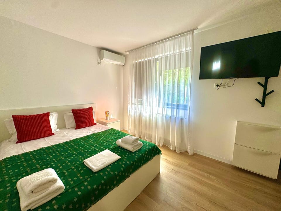Sky Residence Airport Therme Otopeni 5 Apartment in Romania
