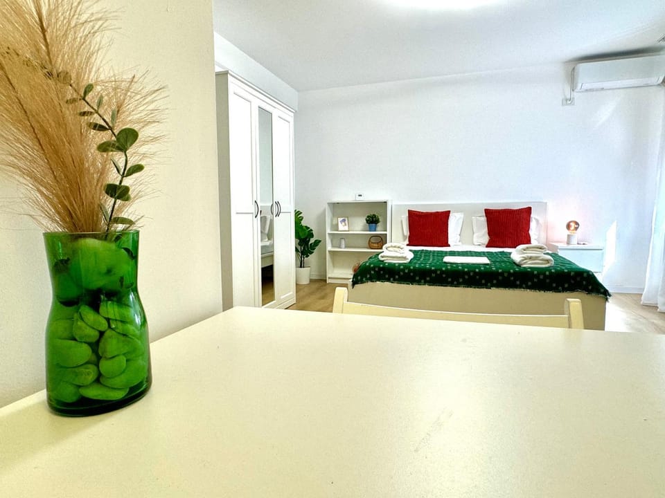 Sky Residence Airport Therme Otopeni 5 Apartment in Romania