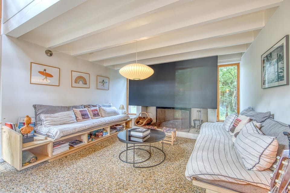 Property building, Living room