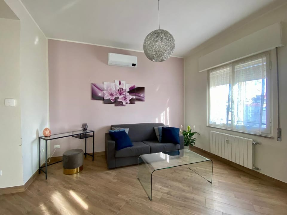 Living room, Seating area, internet, air conditioner
