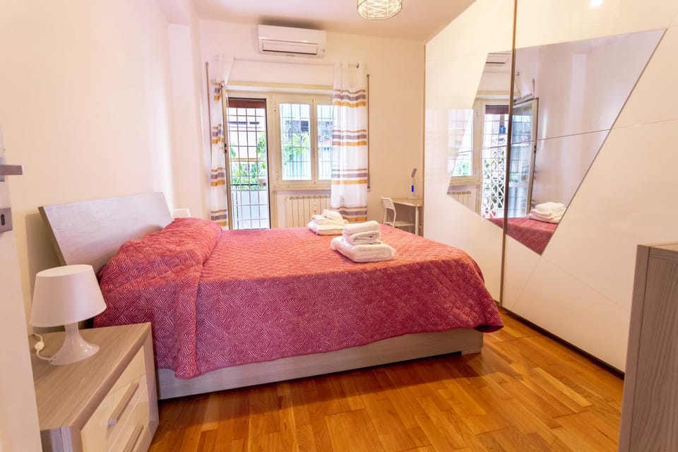 "Marconi apt with Terrace" 30 min from Colosseo Apartment in Rome