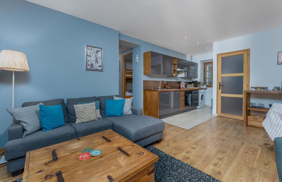 Kitchen or kitchenette, Living room, kitchen