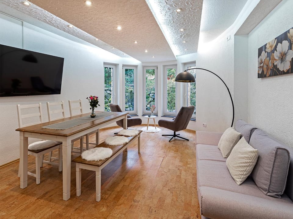 TV and multimedia, Living room, Seating area