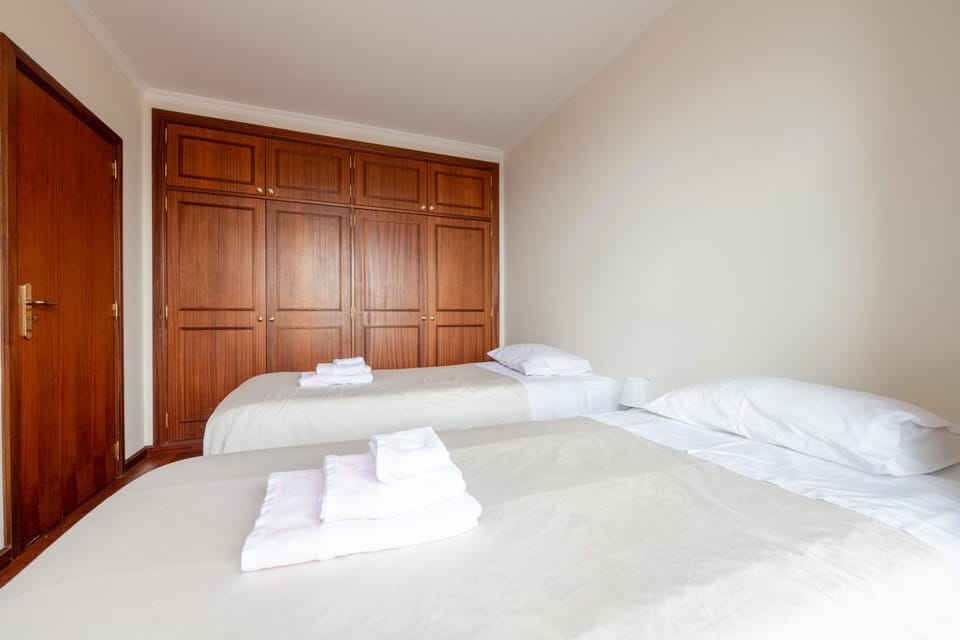 Bed, Photo of the whole room, Bedroom, towels, wardrobe