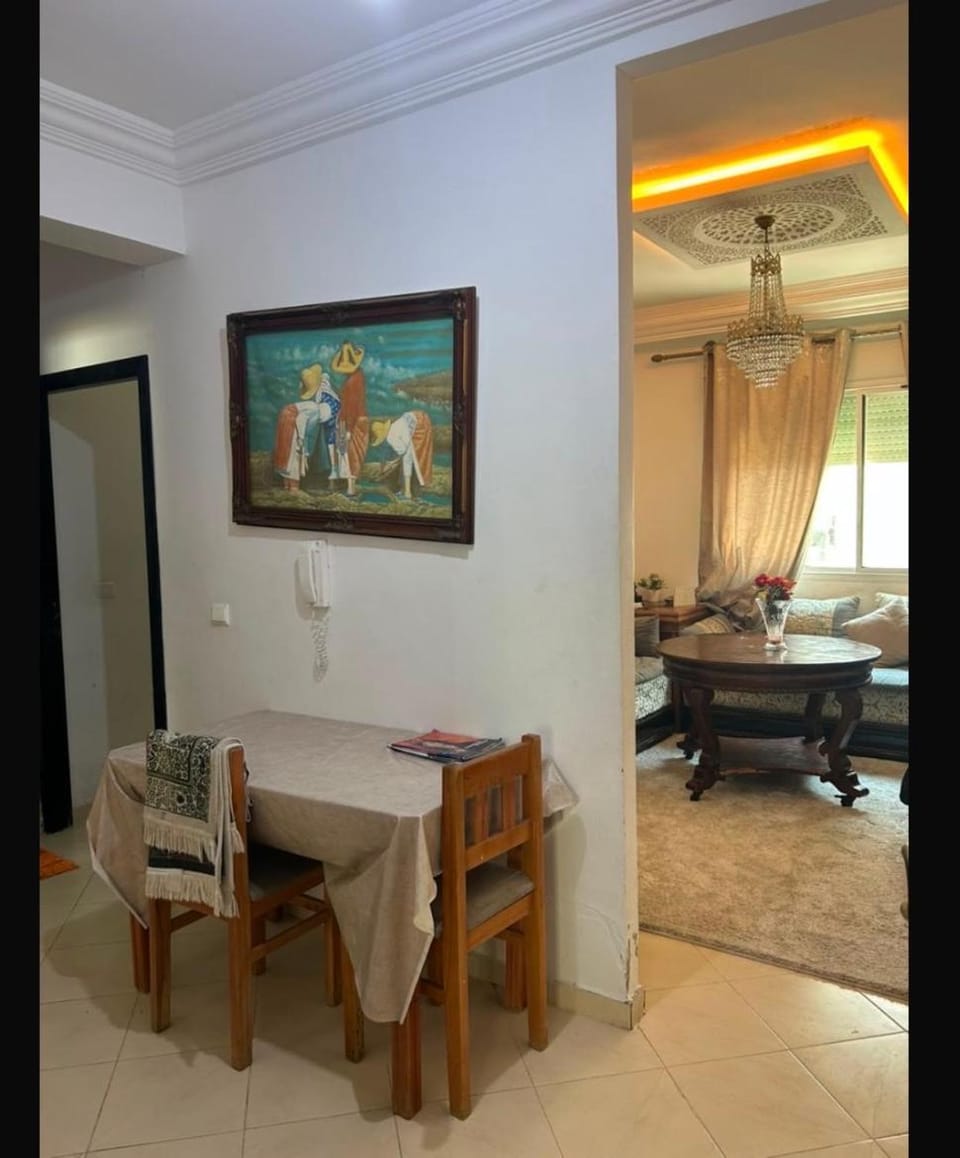 Appartement Familial a 3min d'aeroport Ibn Batouta Tanger Apartment in Tangier