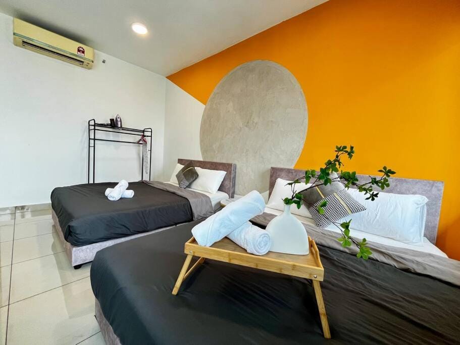 Modern Trefoil Studio Walk to Setia City Mall SCCC Apartment in Selangor, Malaysia