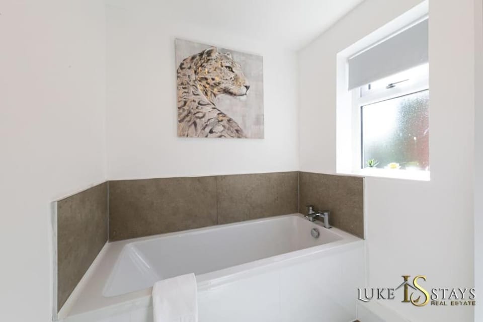 Luke Stays -Hillfield St Bensham Apartment in Gateshead