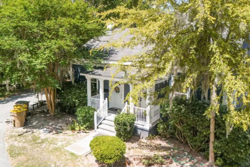 2BR Boho Chic Duplex, Savannah - Near Tybee Island! Apartment in Savannah