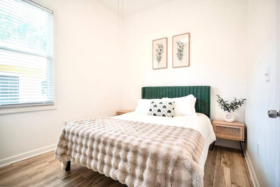 2BR Boho Chic Duplex, Savannah - Near Tybee Island! Apartment in Savannah